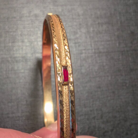 Vintage ITALIAN 18K Yellow Gold Bangle Bracelet, 10.7 grams - Picture 10 of 16